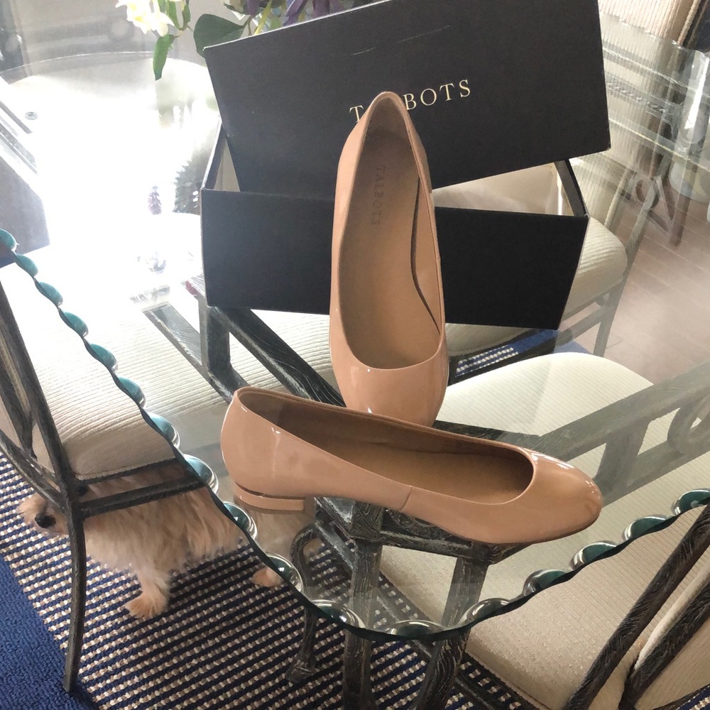 Beautiful patent leather brand new!